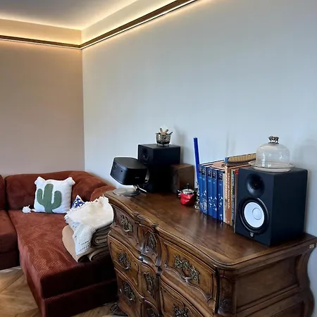 Cozy And Lively Apartment With Balcony Appartamento Parigi