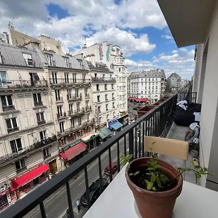 Appartamento Cozy And Lively Apartment With Balcony Parigi