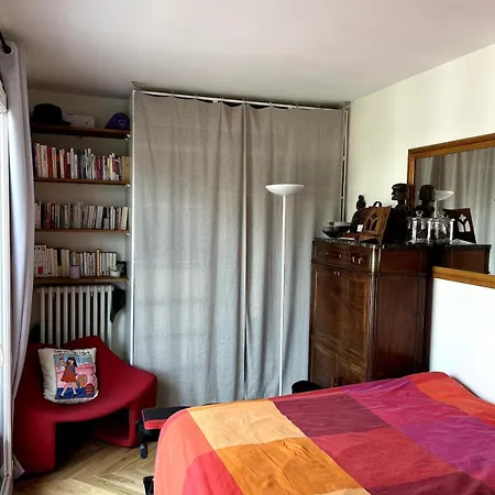 Cozy And Lively Apartment With Balcony *