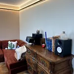Cozy And Lively Apartment With Balcony